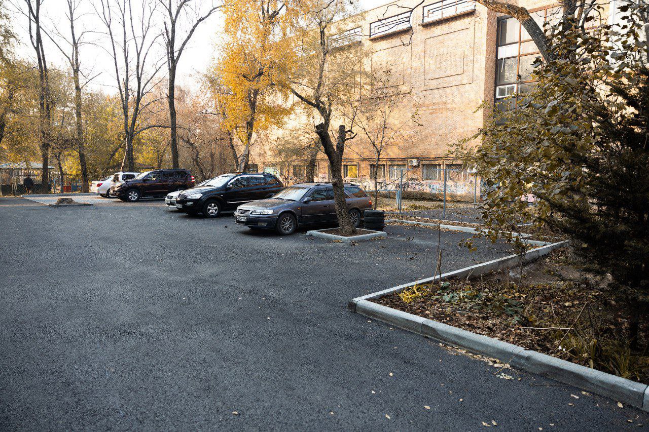 Константин Шестаков: Новый асфальт уложен во дворе на Русской, 76а Константин Шестаков: Новый асфальт уложен во дворе на Русской, 76а