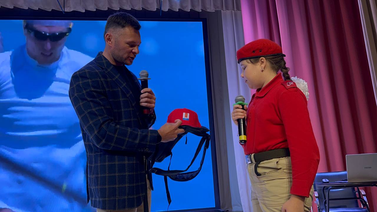 Встреча с прославленным российским спортсменом Иваном Штылем - призером Олимпийских игр, многократным чемпионом мира, заслуженным мастером спорта России по гребле состоялась в Центре народной культуры и досуга Встреча с прославленным российским спортсменом Иваном Штылем - призером Олимпийских игр, многократным чемпионом мира, заслуженным мастером спорта России по гребле состоялась в Центре народной культуры и досуга