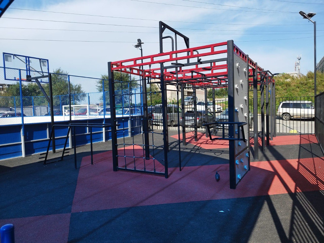 Спорт в шаговой доступности: во Владивостоке создают современные спортивные площадки Спорт в шаговой доступности: во Владивостоке создают современные спортивные площадки