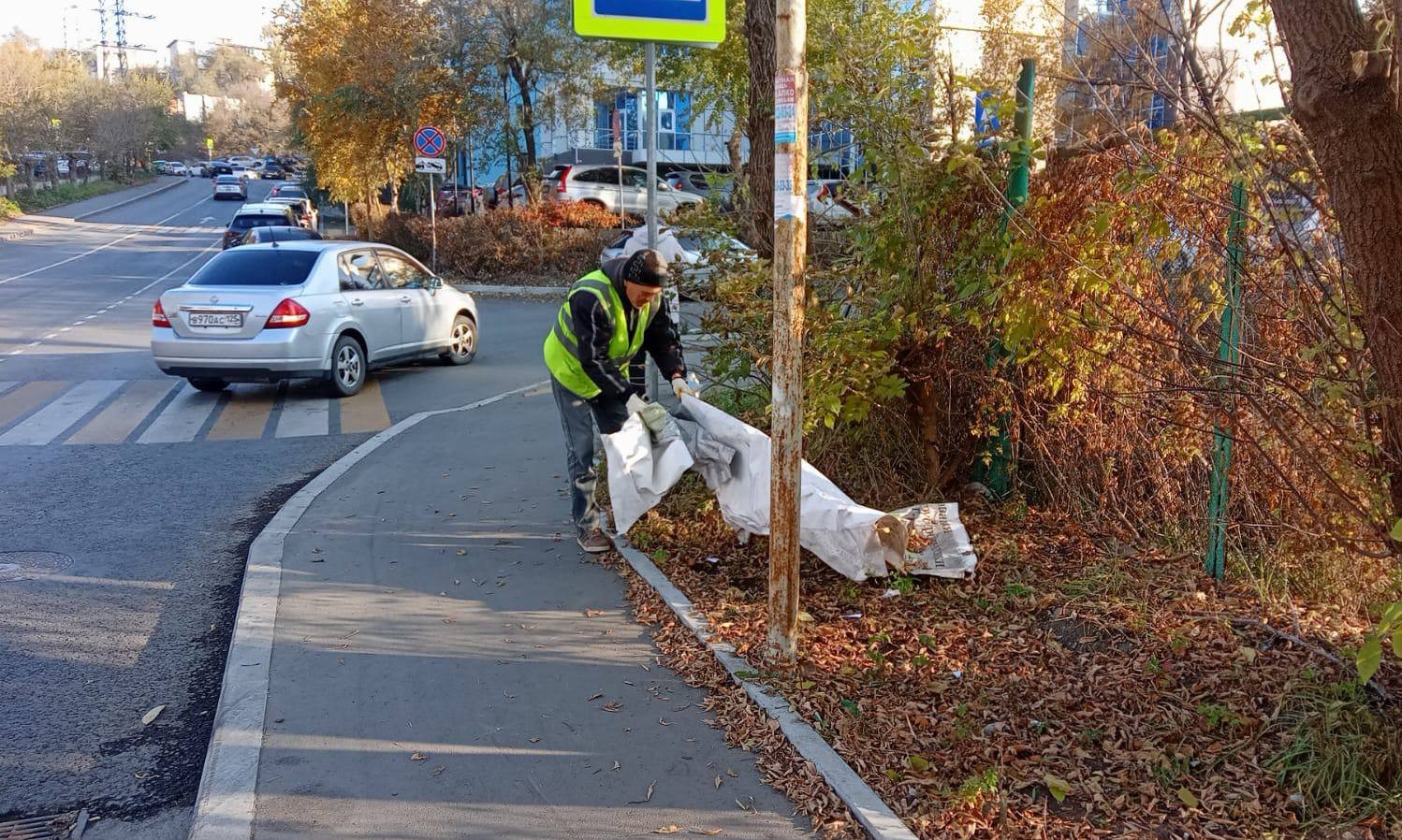 Сегодня во Владивостоке: промывка ливнёвок, дорожные работы, установка дорожных знаков, ремонт элементов ограждений, демонтаж объектов и санитарная уборка Сегодня во Владивостоке: промывка ливнёвок, дорожные работы, установка дорожных знаков, ремонт элементов ограждений, демонтаж объектов и санитарная уборка
