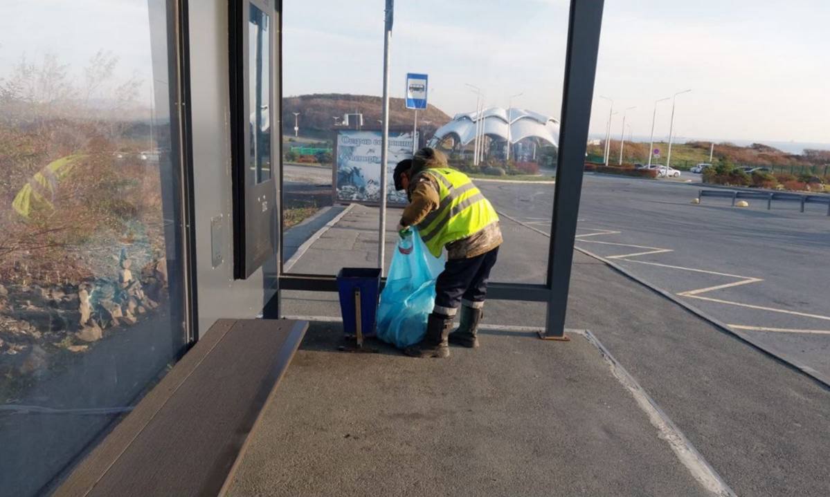 Сегодня во Владивостоке: промывка ливнёвок, дорожные работы, установка дорожных знаков, ремонт элементов ограждений, демонтаж объектов и санитарная уборка Сегодня во Владивостоке: промывка ливнёвок, дорожные работы, установка дорожных знаков, ремонт элементов ограждений, демонтаж объектов и санитарная уборка