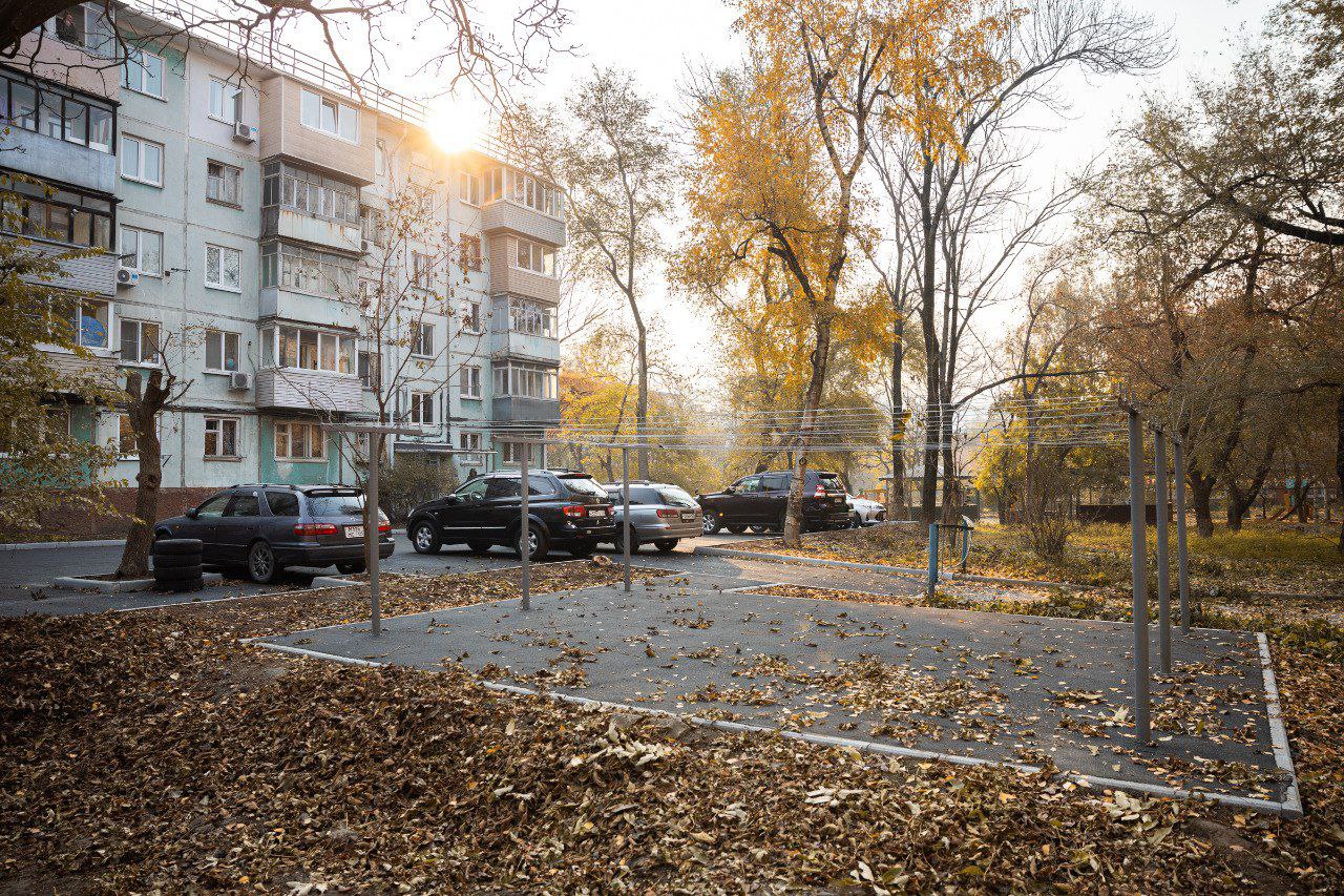 Константин Шестаков: Новый асфальт уложен во дворе на Русской, 76а Константин Шестаков: Новый асфальт уложен во дворе на Русской, 76а