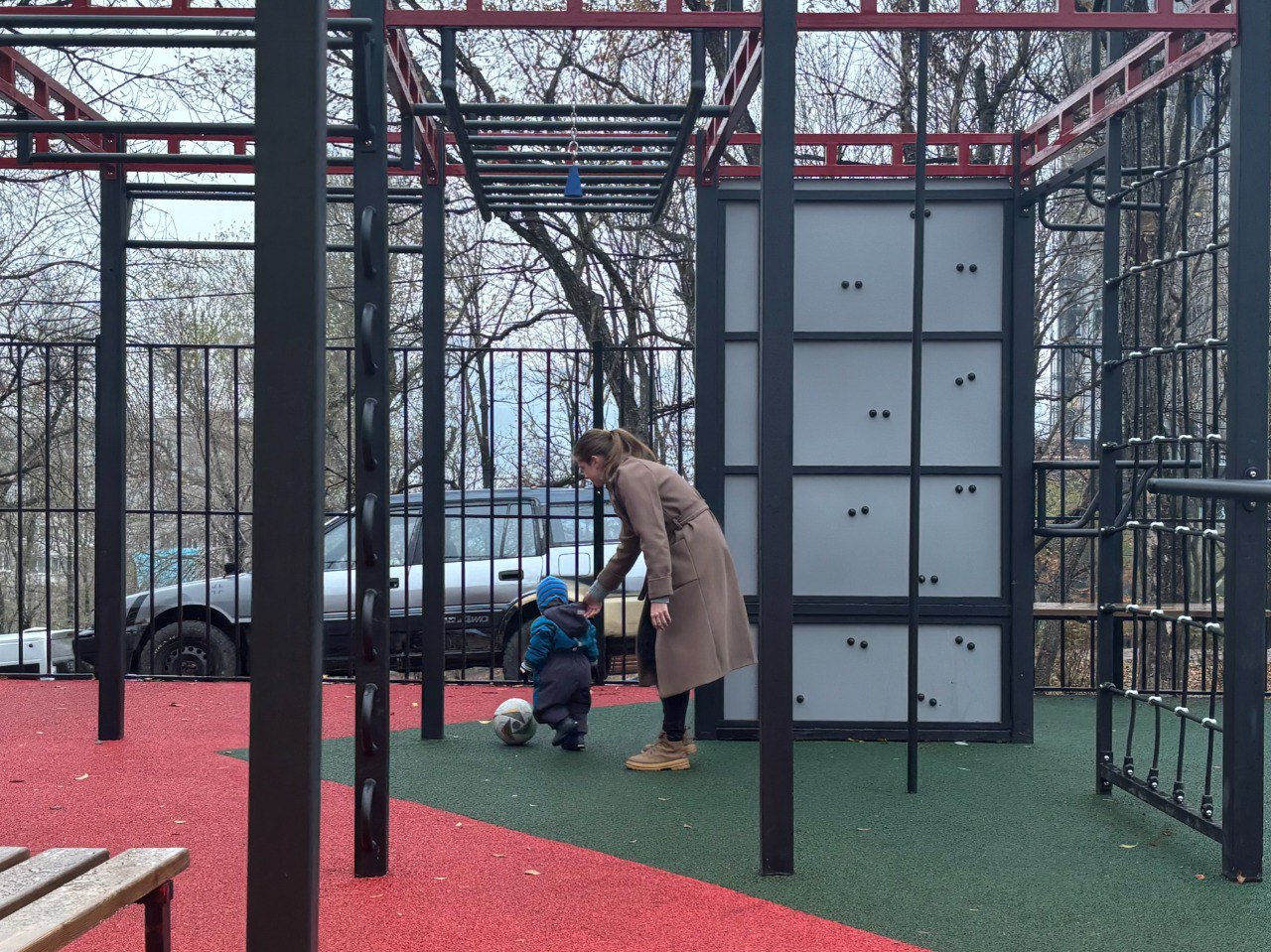 Во Владивостоке в этом году открыли восемь новых многофункциональных спортивных площадок, расположенных по адресам: Хабаровская, 7, 2-я Поселковая, 34, Суханова, 4, Сипягина, 22, Морозова, 7, Черемуховая, 22, Каштановая, 11... Во Владивостоке в этом году открыли восемь новых многофункциональных спортивных площадок, расположенных по адресам: Хабаровская, 7, 2-я Поселковая, 34, Суханова, 4, Сипягина, 22, Морозова, 7, Черемуховая, 22, Каштановая, 11...