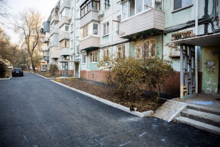 Константин Шестаков: Новый асфальт уложен во дворе на Русской, 76а