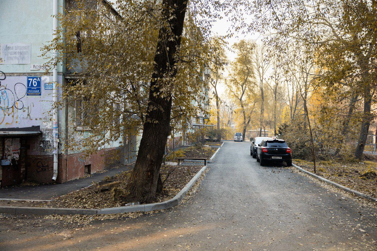 Константин Шестаков: Новый асфальт уложен во дворе на Русской, 76а Константин Шестаков: Новый асфальт уложен во дворе на Русской, 76а