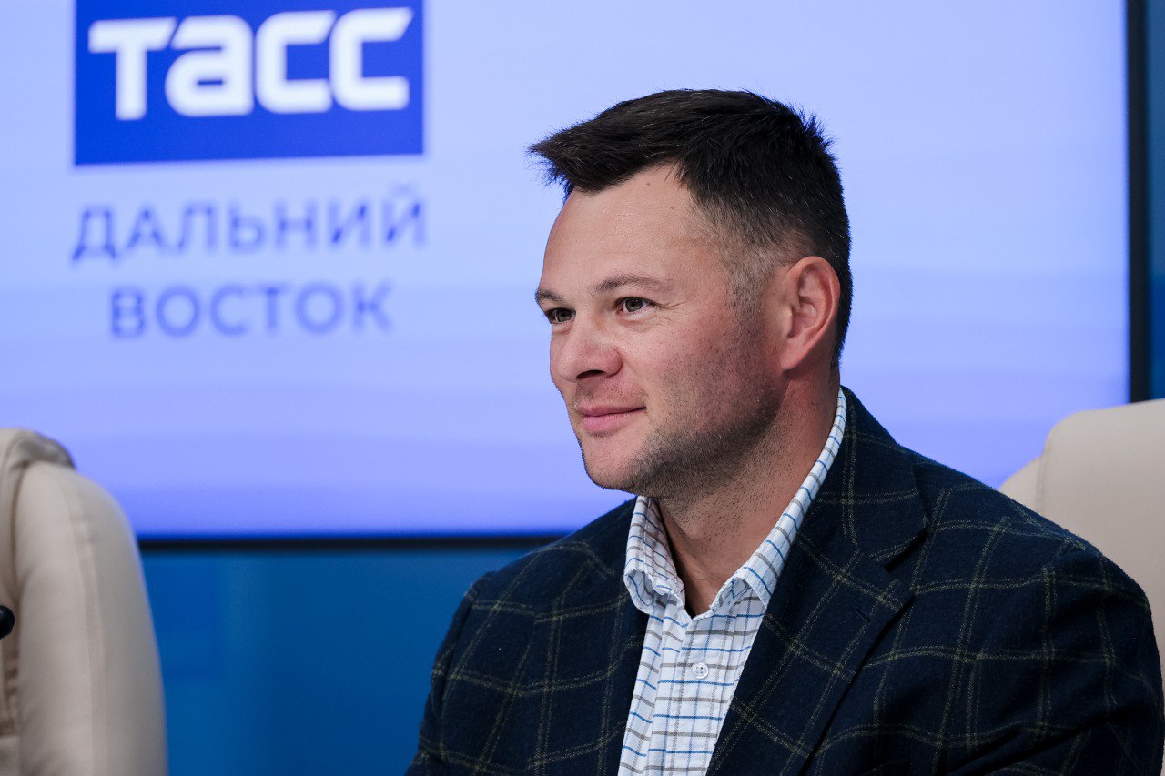 Презентацию книги «След весла» провели прославленные гребцы Приморья Презентацию книги «След весла» провели прославленные гребцы Приморья