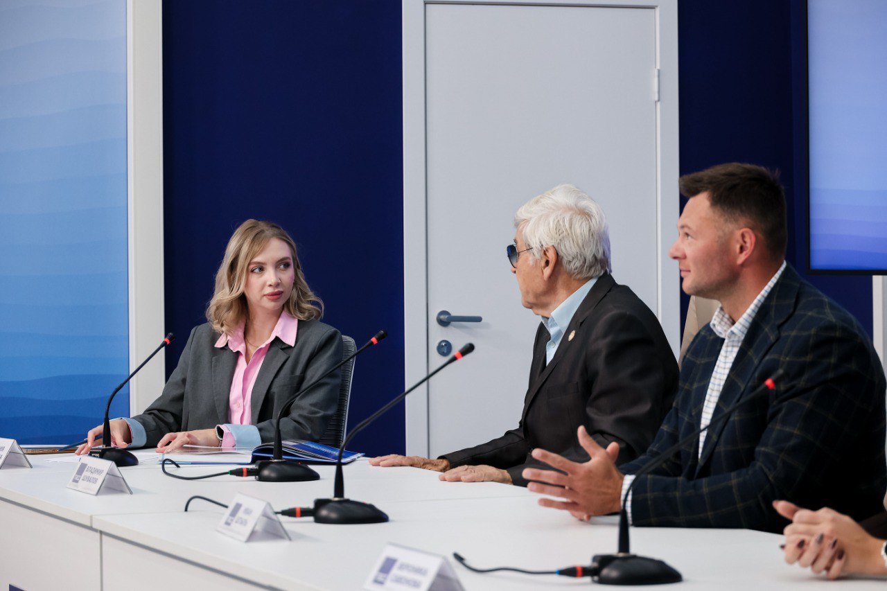 Презентацию книги «След весла» провели прославленные гребцы Приморья Презентацию книги «След весла» провели прославленные гребцы Приморья