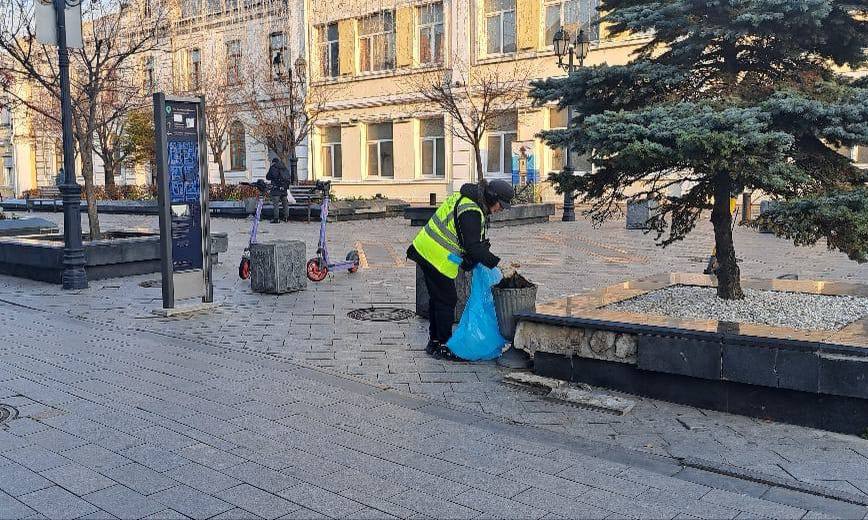 Сегодня во Владивостоке: промывка ливнёвок, дорожные работы, установка дорожных знаков, ремонт элементов ограждений, демонтаж объектов и санитарная уборка Сегодня во Владивостоке: промывка ливнёвок, дорожные работы, установка дорожных знаков, ремонт элементов ограждений, демонтаж объектов и санитарная уборка