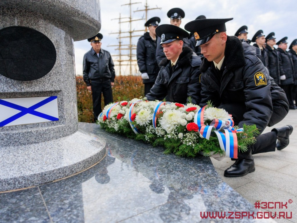 Председатель Законодательного Собрания Приморского края Антон Волошко и депутат краевого парламента адмирал Константин Сиденко приняли участие в торжественной церемонии, посвященной сохранению исторической памяти о подвиге...