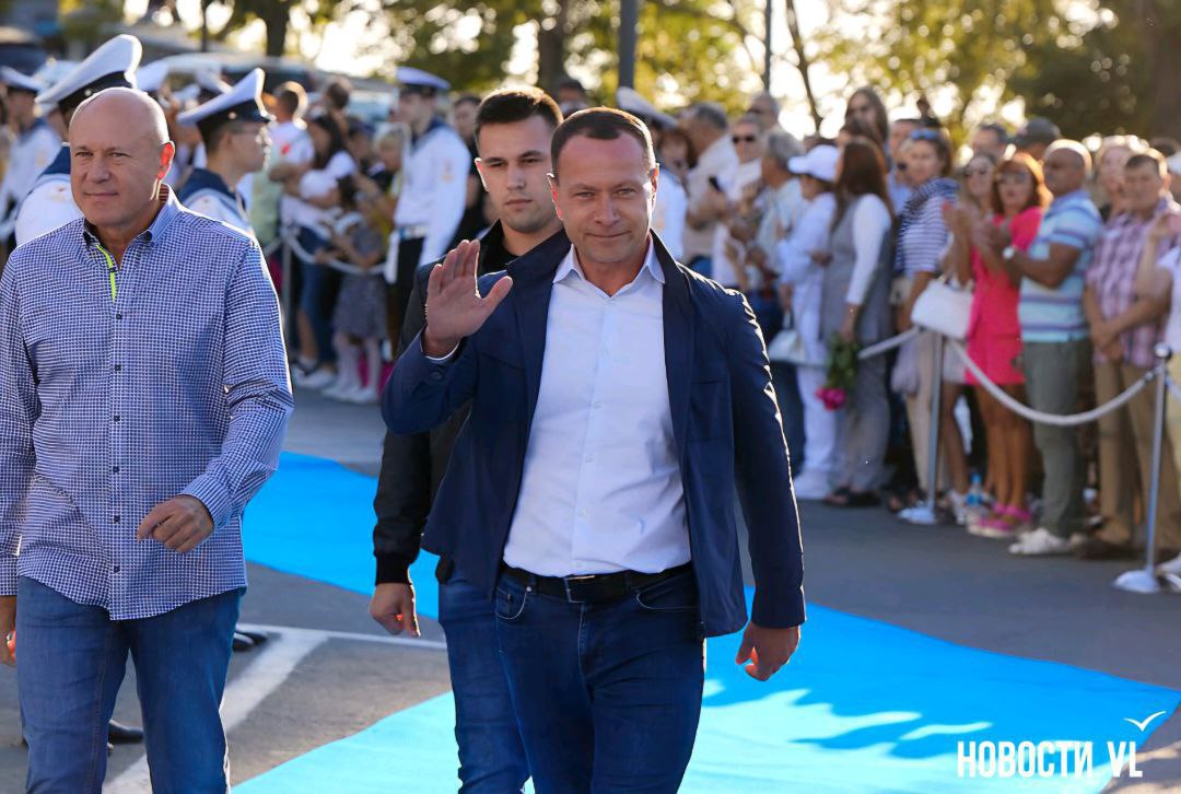 В доход Российской Федерации в солидарном порядке обращено взыскание на денежные средства в размере 1 010 833 000 рублей