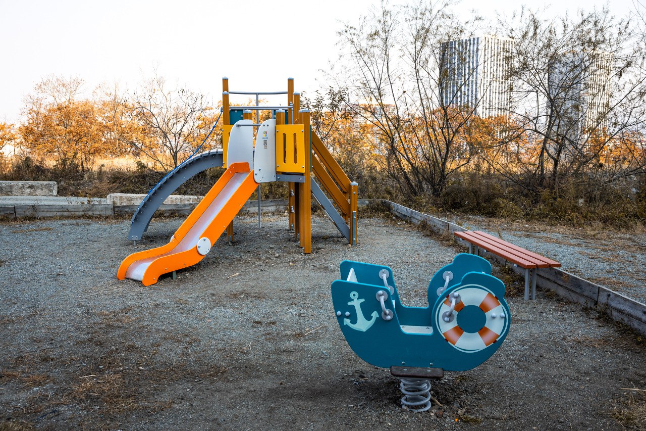 Константин Шестаков: На Можайской, 20, 22 и 24 смонтирована новая детская площадка