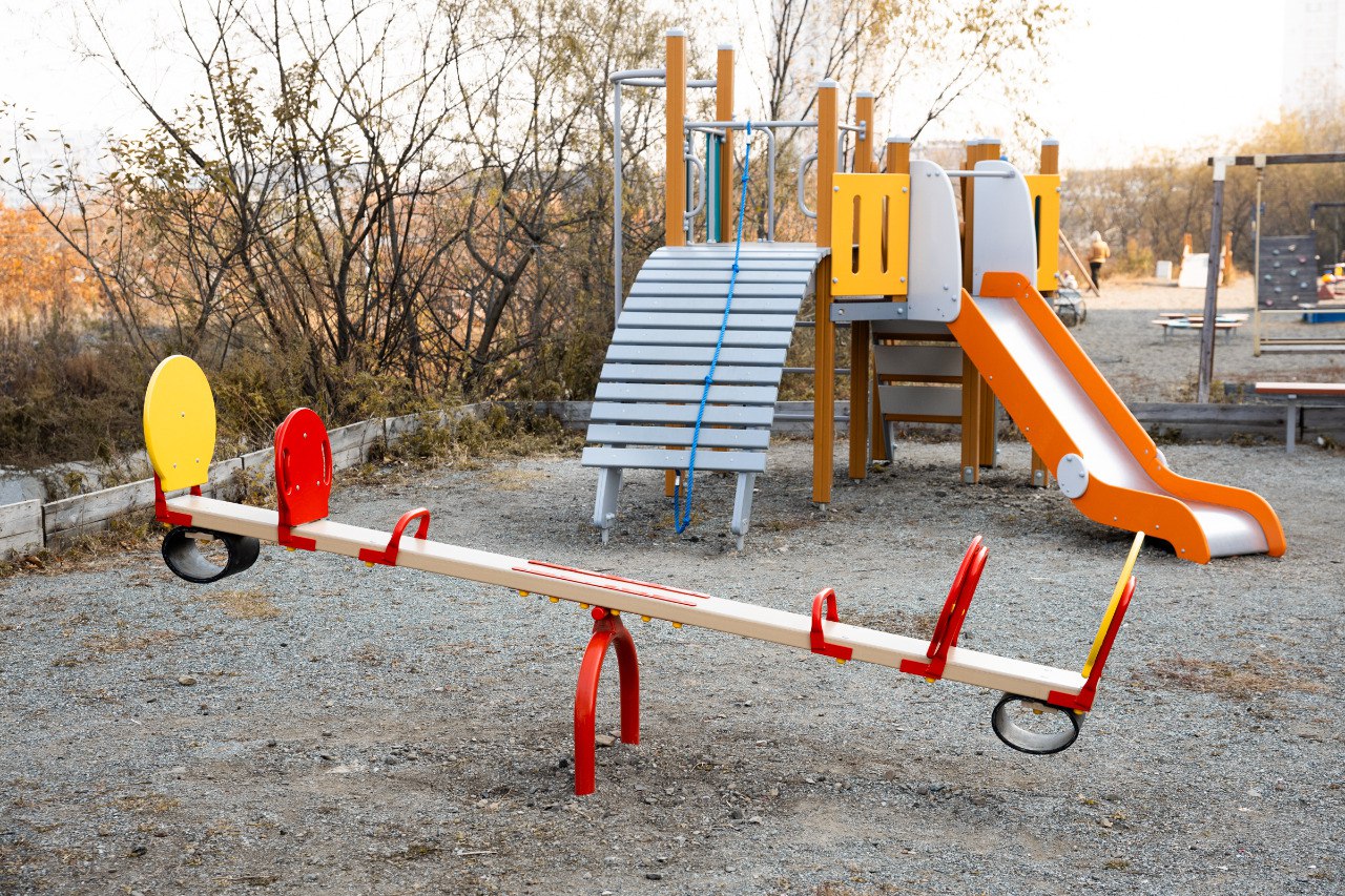 Константин Шестаков: На Можайской, 20, 22 и 24 смонтирована новая детская площадка Константин Шестаков: На Можайской, 20, 22 и 24 смонтирована новая детская площадка