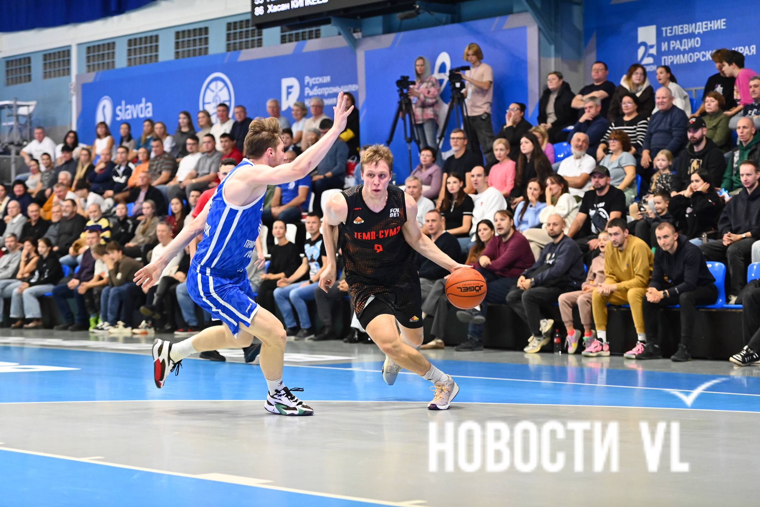 Баскетболисты приморского «Динамо» прервали четырехматчевую серию поражений, обыграв в сумасшедшей концовке домашнего поединка действующего чемпиона Суперлиги, уральский «Темп-СУМЗ», со счетом 76:75! Баскетболисты приморского «Динамо» прервали четырехматчевую серию поражений, обыграв в сумасшедшей концовке домашнего поединка действующего чемпиона Суперлиги, уральский «Темп-СУМЗ», со счетом 76:75!