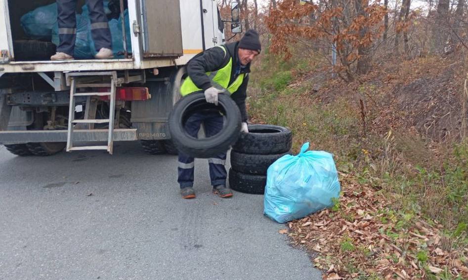 Сегодня во Владивостоке: промывка ливнёвок, грейдирование дорог и санитарная уборка во всех районах города Сегодня во Владивостоке: промывка ливнёвок, грейдирование дорог и санитарная уборка во всех районах города