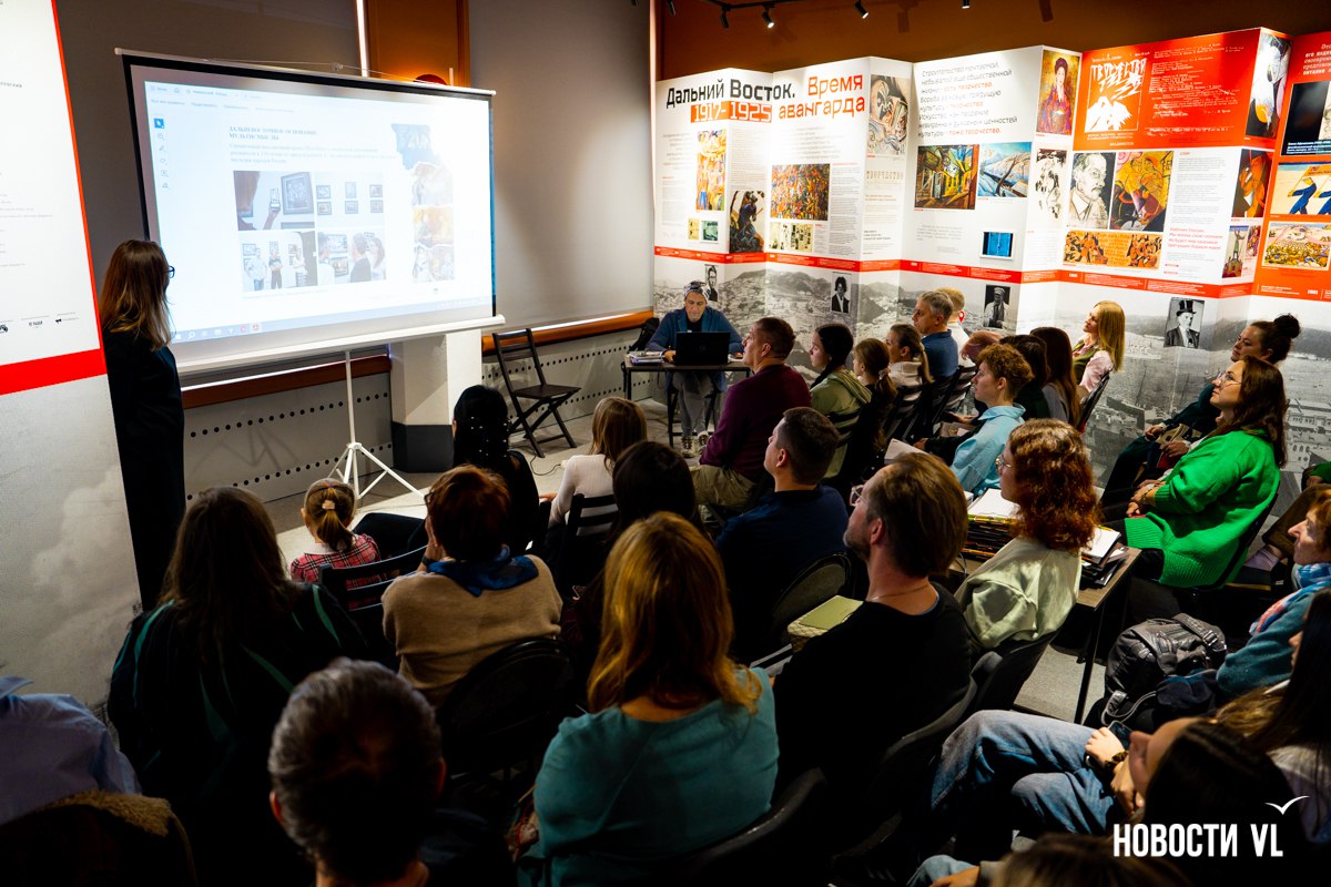 Без гуляний и ярких торжеств отметили в этом году «Ночь искусств» во Владивостоке Без гуляний и ярких торжеств отметили в этом году «Ночь искусств» во Владивостоке