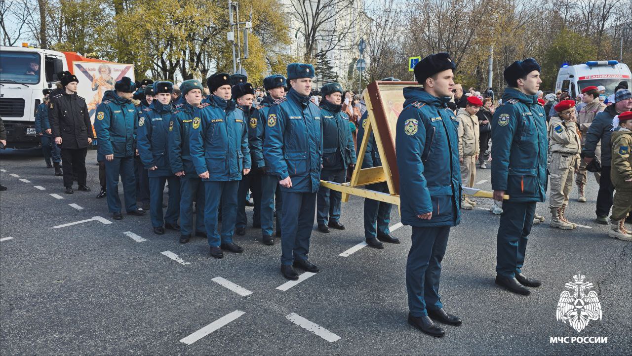 Во Владивостоке состоялся масштабный крестный ход в День народного единства и праздник Казанской иконы Божией Матери Во Владивостоке состоялся масштабный крестный ход в День народного единства и праздник Казанской иконы Божией Матери
