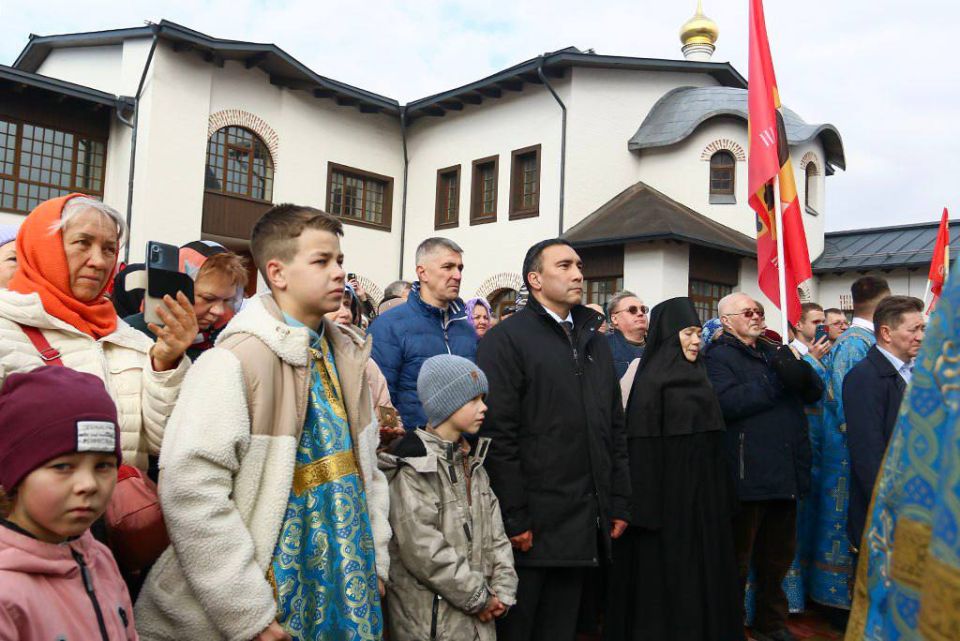 Сегодня в Находке состоялся Крестный ход в честь Дня Казанской иконы Божией Матери и Дня народного единства, который объединил более тысячи участников Сегодня в Находке состоялся Крестный ход в честь Дня Казанской иконы Божией Матери и Дня народного единства, который объединил более тысячи участников