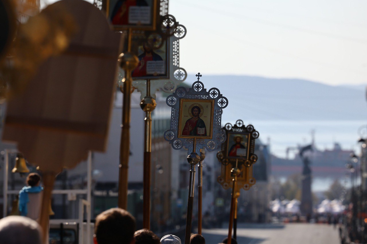 Во Владивостоке впервые за 13 лет прошёл крестный ход в День народного единства Во Владивостоке впервые за 13 лет прошёл крестный ход в День народного единства