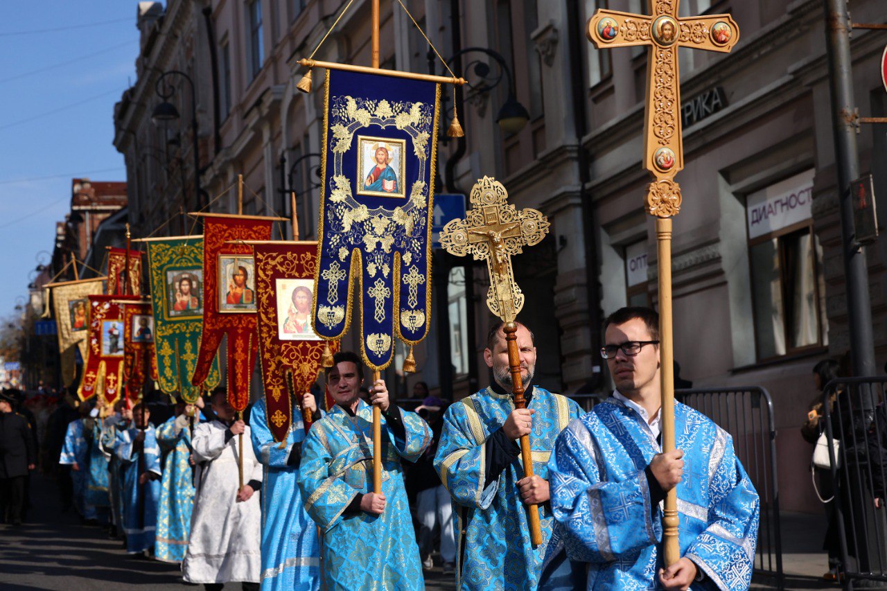 Во Владивостоке впервые за 13 лет прошёл крестный ход в День народного единства Во Владивостоке впервые за 13 лет прошёл крестный ход в День народного единства