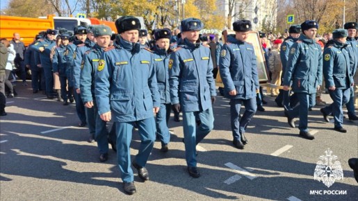Во Владивостоке состоялся масштабный крестный ход в День народного единства и праздник Казанской иконы Божией Матери