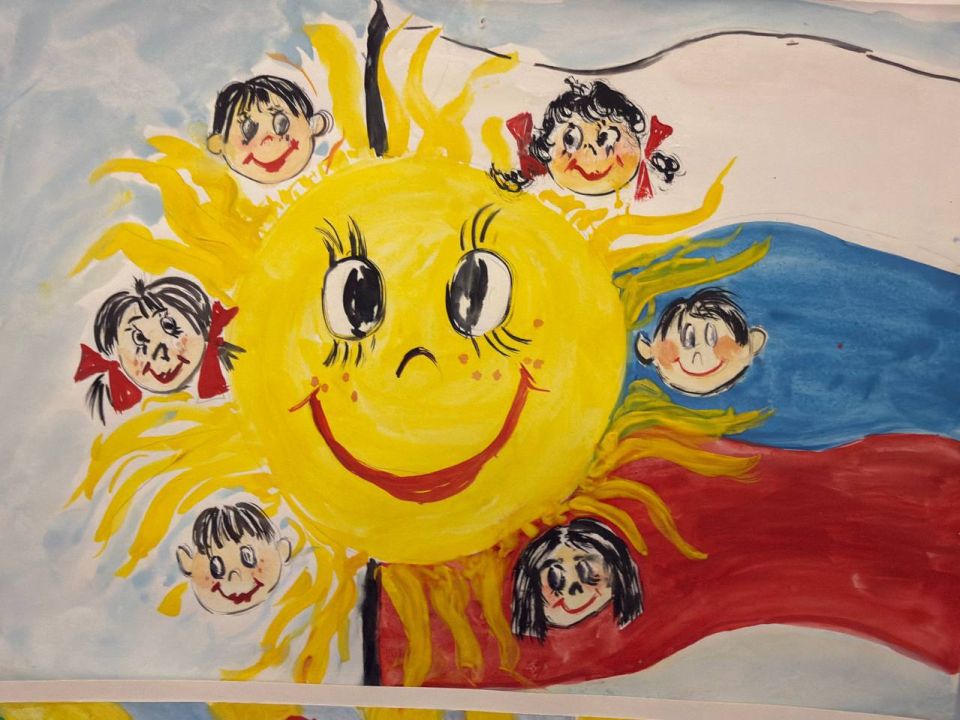 В честь Дня народного единства в прокуратуре края размещена выставка творческих работ детей работников ведомства «Моя Великая Россия» В честь Дня народного единства в прокуратуре края размещена выставка творческих работ детей работников ведомства «Моя Великая Россия»