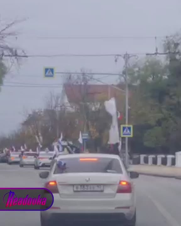 Под флагами Российской Империи, РФ и СССР прошли автопробеги в честь Дня народного единства Триада флагов России, православные знамена и многие другие русские символы прошлись по нашей необъятной. География празднования Дня...