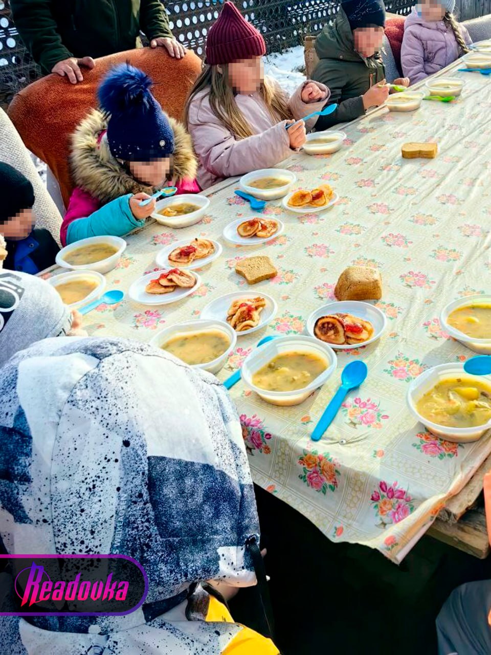 Уха, борщ, шурпа, оладушки и пирожки — что стало угощением на День народного единства Уха, борщ, шурпа, оладушки и пирожки — что стало угощением на День народного единства