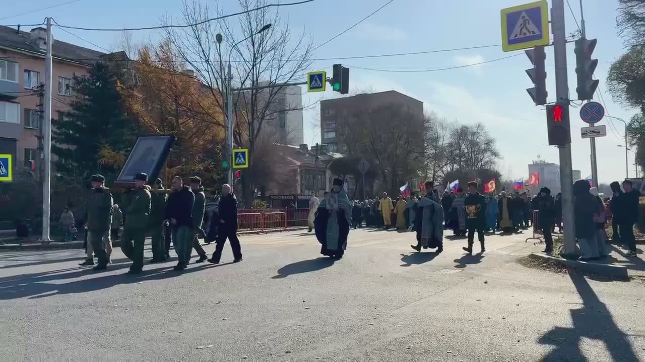 В Уссурийске прошёл крестный ход в честь Казанской иконы Божией Матери