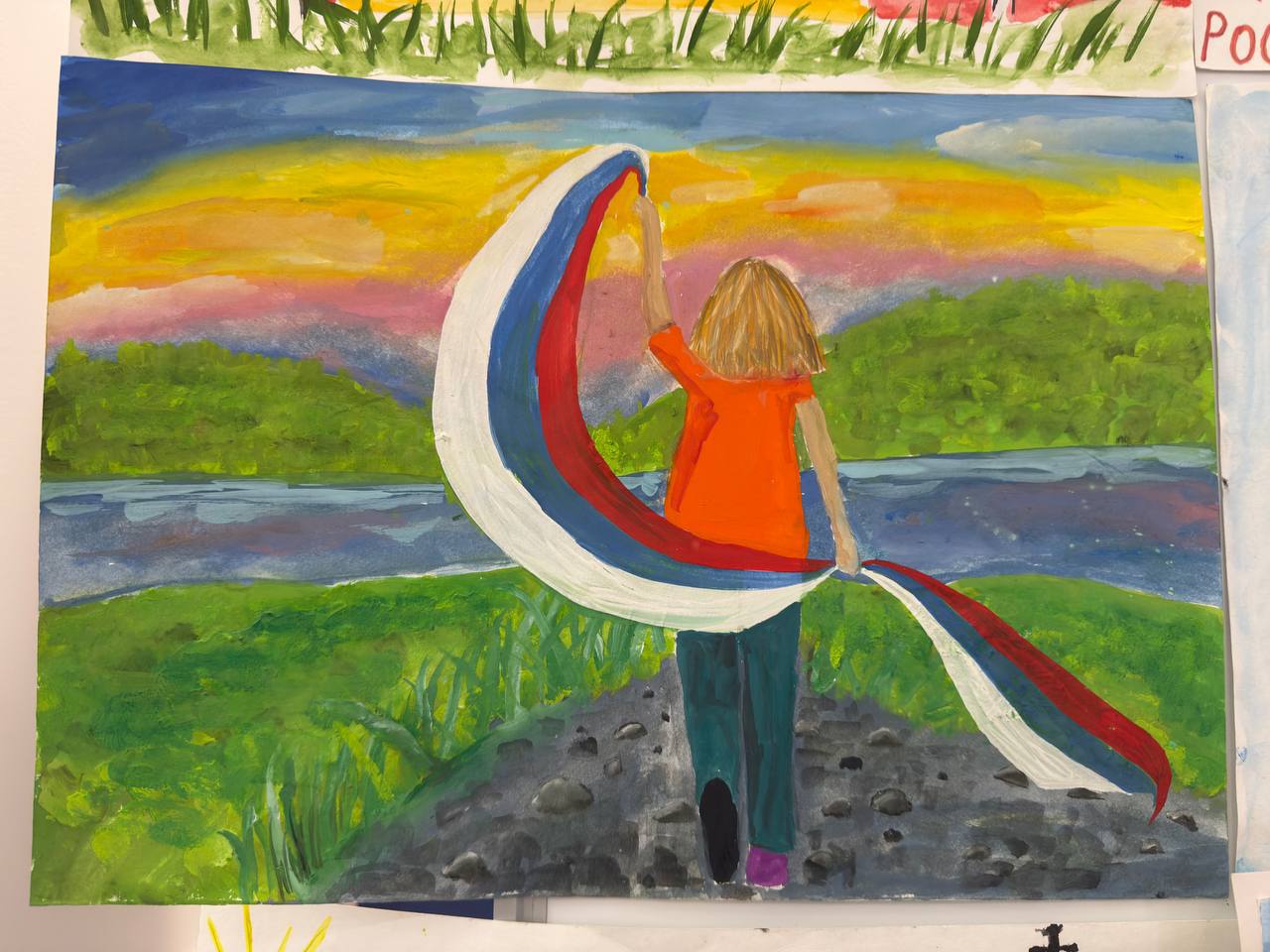 В честь Дня народного единства в прокуратуре края размещена выставка творческих работ детей работников ведомства «Моя Великая Россия» В честь Дня народного единства в прокуратуре края размещена выставка творческих работ детей работников ведомства «Моя Великая Россия»