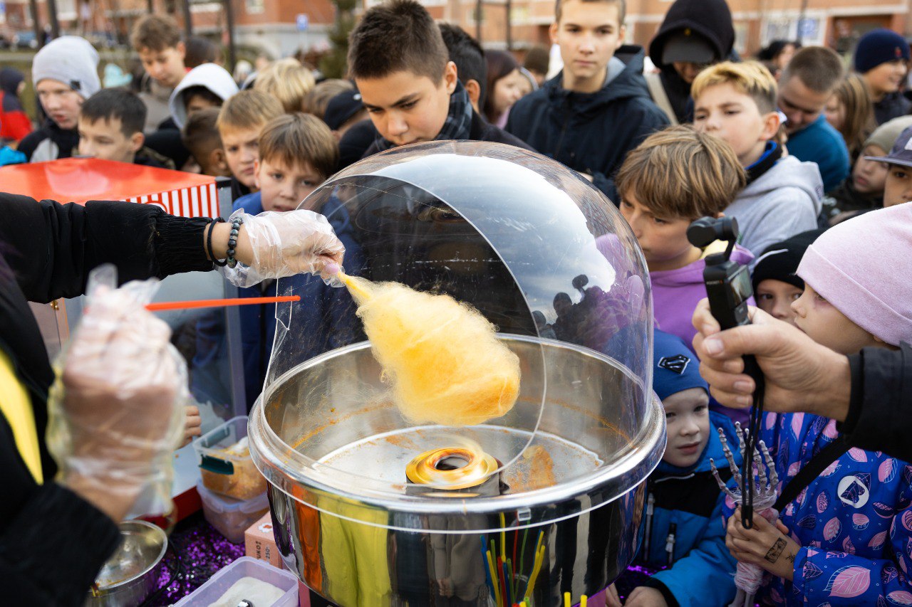 В микрорайоне Снеговая Падь во Владивостоке состоялось торжественное открытие новой многофункциональной детской спортивной площадки по адресу ул. Анны Щетининой, 9. Мероприятие стало значимым событием для местных жителей и... В микрорайоне Снеговая Падь во Владивостоке состоялось торжественное открытие новой многофункциональной детской спортивной площадки по адресу ул. Анны Щетининой, 9. Мероприятие стало значимым событием для местных жителей и...