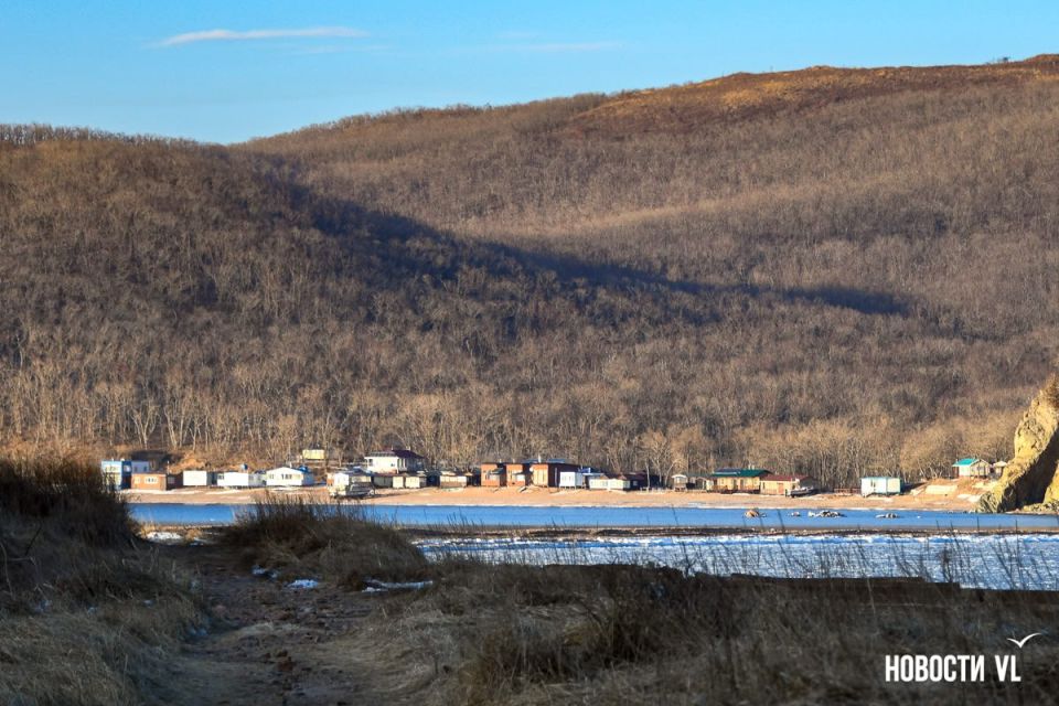 Базу отдыха перед косой острова Шкота пытаются снести семь лет