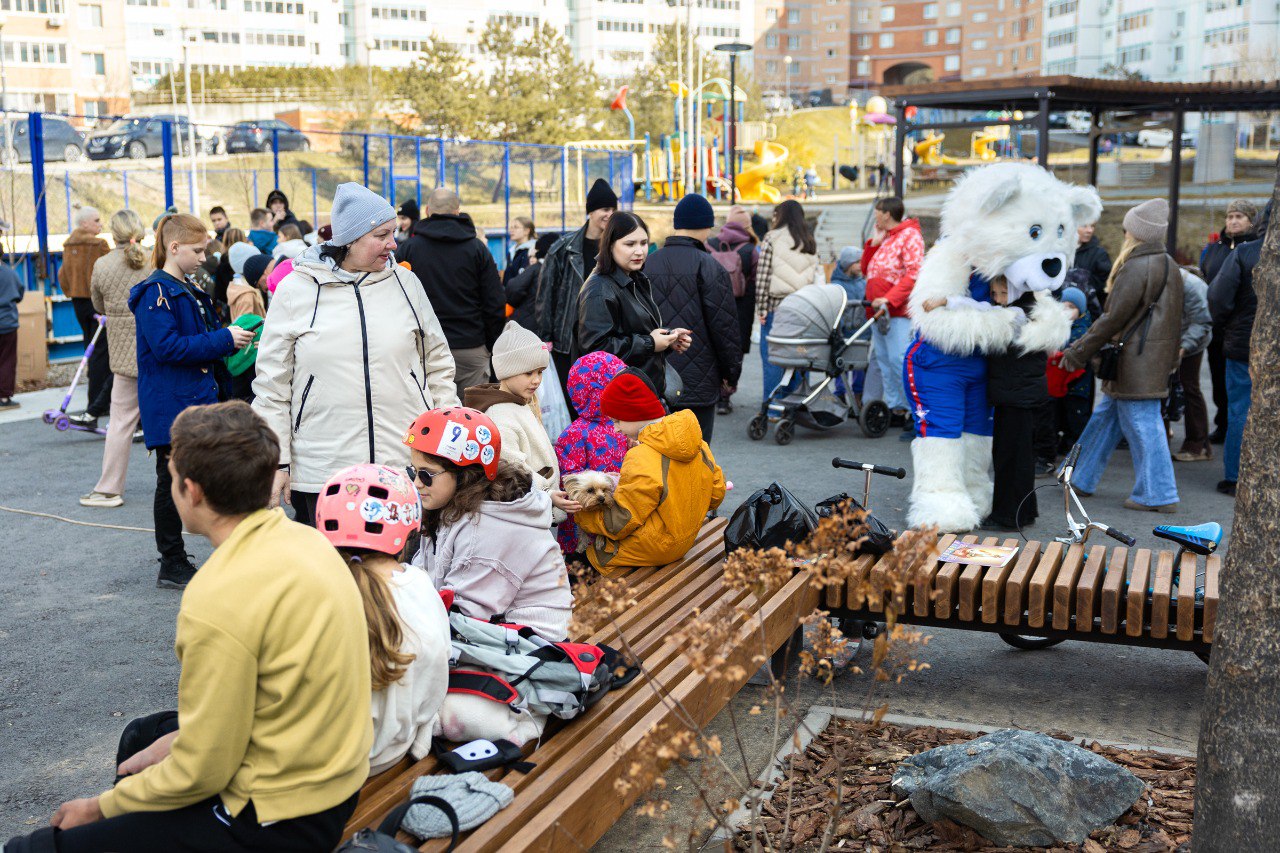 В микрорайоне Снеговая Падь во Владивостоке состоялось торжественное открытие новой многофункциональной детской спортивной площадки по адресу ул. Анны Щетининой, 9. Мероприятие стало значимым событием для местных жителей и...