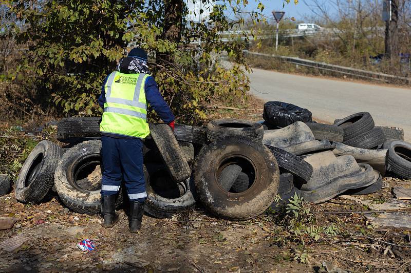 Более 18 тысяч шин вывезли с улиц Владивостока в этом году