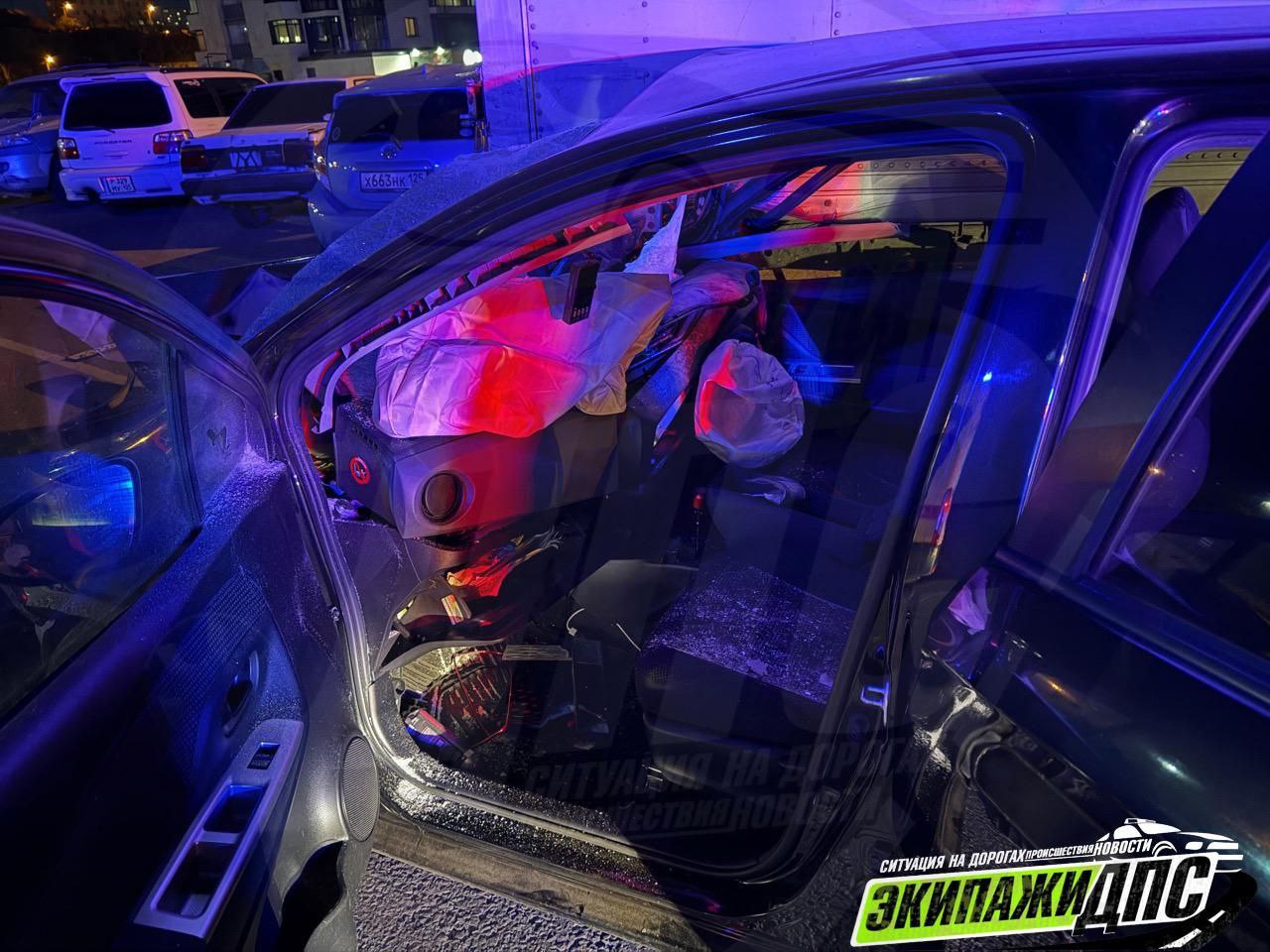 Во Владивостоке пьяная баба лишенная прав уходя от погони устроила ДТП Во Владивостоке пьяная баба лишенная прав уходя от погони устроила ДТП