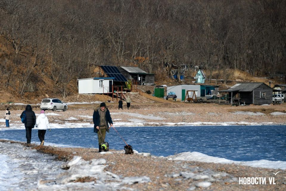 Базу отдыха перед косой острова Шкота пытаются снести семь лет Базу отдыха перед косой острова Шкота пытаются снести семь лет