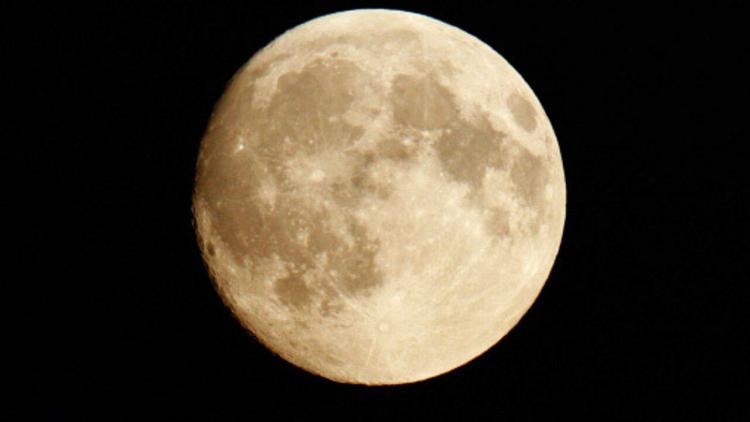 Сегодня в 23:20 приморцы смогут наблюдать самое большое суперлуние 2025 года