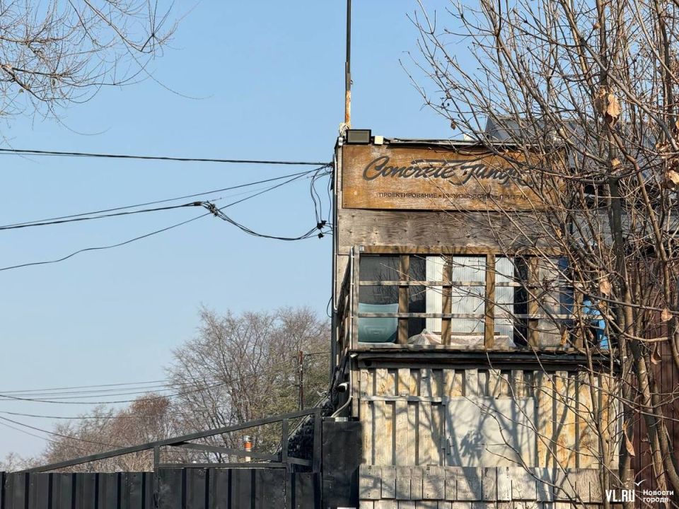 В 12:01 пожар полностью ликвидирован