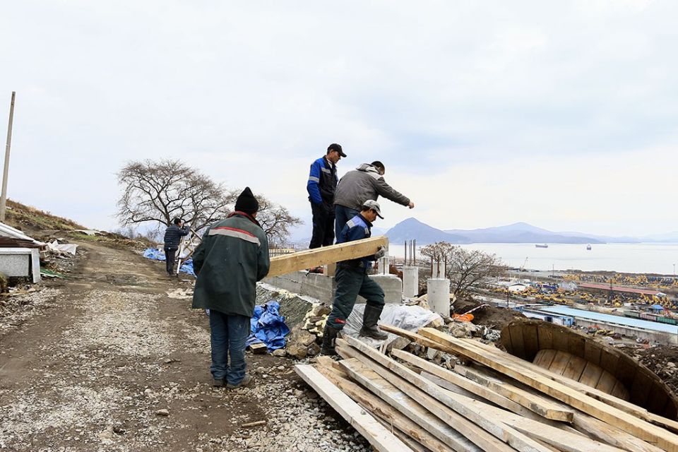 Общественные наблюдатели оценили ход работ на знаковых объектах Находки Общественные наблюдатели оценили ход работ на знаковых объектах Находки