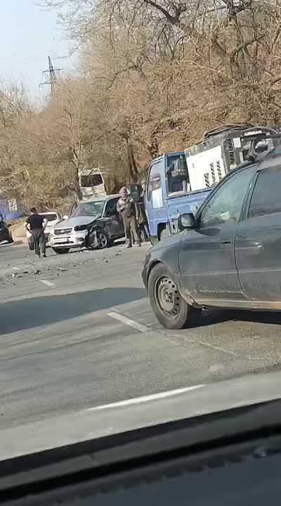 Из-за ДТП на Адмирала Юмашева собрались крупные заторы как со стороны Нейбута, так и со стороны Баляева