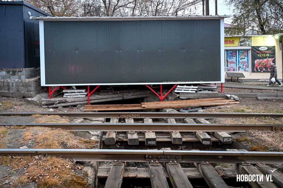 Новые павильоны на Спортивной незаконно подключили к электросетям, деревья спилили без разрешения – мэрия Новые павильоны на Спортивной незаконно подключили к электросетям, деревья спилили без разрешения – мэрия