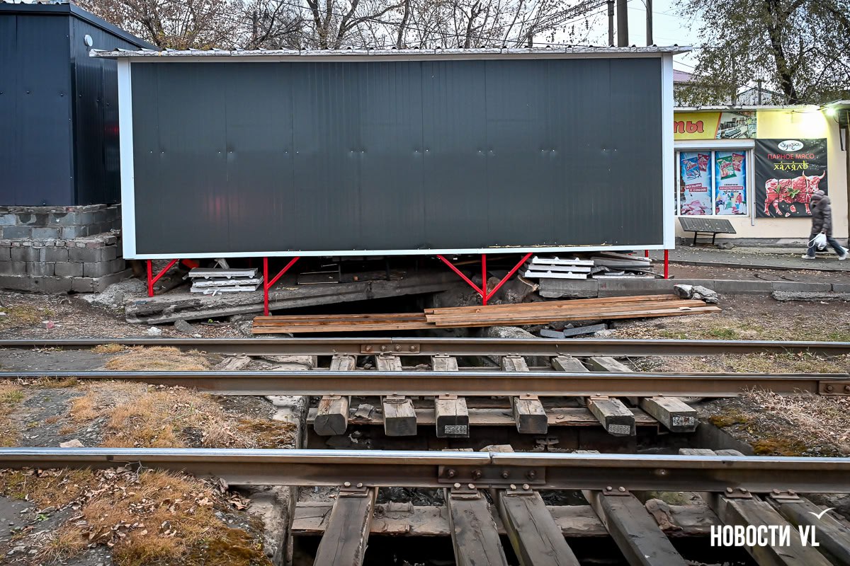 Новые павильоны на Спортивной незаконно подключили к электросетям, деревья спилили без разрешения – мэрия Новые павильоны на Спортивной незаконно подключили к электросетям, деревья спилили без разрешения – мэрия