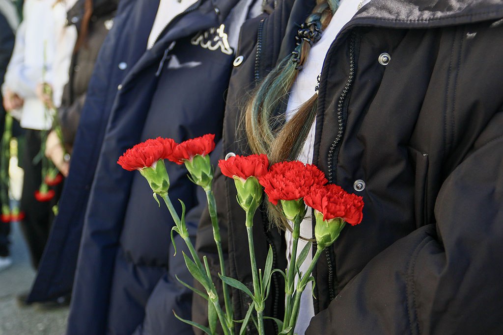 В находкинской школе №24 открыли мемориальную доску Максиму Чиркину В находкинской школе №24 открыли мемориальную доску Максиму Чиркину