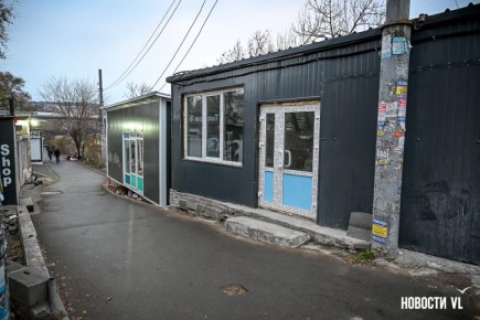 Новые павильоны на Спортивной незаконно подключили к электросетям, деревья спилили без разрешения – мэрия