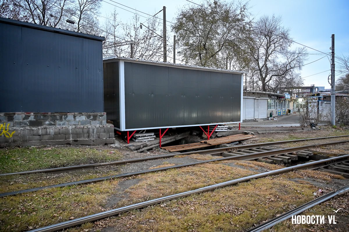Новые павильоны на Спортивной незаконно подключили к электросетям, деревья спилили без разрешения – мэрия Новые павильоны на Спортивной незаконно подключили к электросетям, деревья спилили без разрешения – мэрия