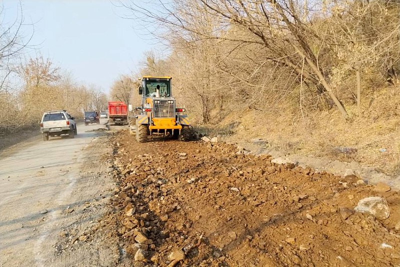Грунтовую дорогу в объезд Столетия будут грейдировать ещё несколько дней Грунтовую дорогу в объезд Столетия будут грейдировать ещё несколько дней