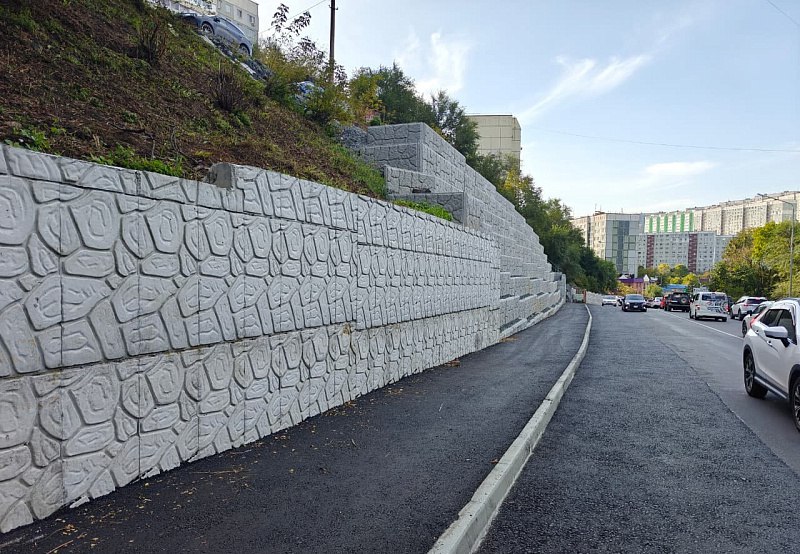 В этом году во Владивостоке восстановили 17 подпорных стен