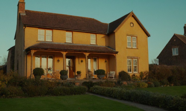 С 1 марта 2026 года владельцам земельных участков в России может быть назначен штраф до 700 тысяч рублей за неисполнение обязанностей по борьбе с борщевиком и другими опасными инвазивными растениями, как заявил РИА Новости...