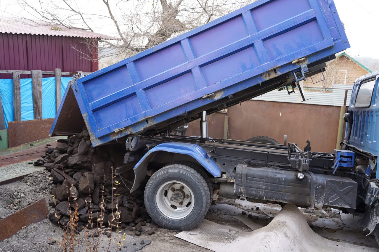 Продолжается доставка твёрдого топлива семьям участников СВО Продолжается доставка твёрдого топлива семьям участников СВО