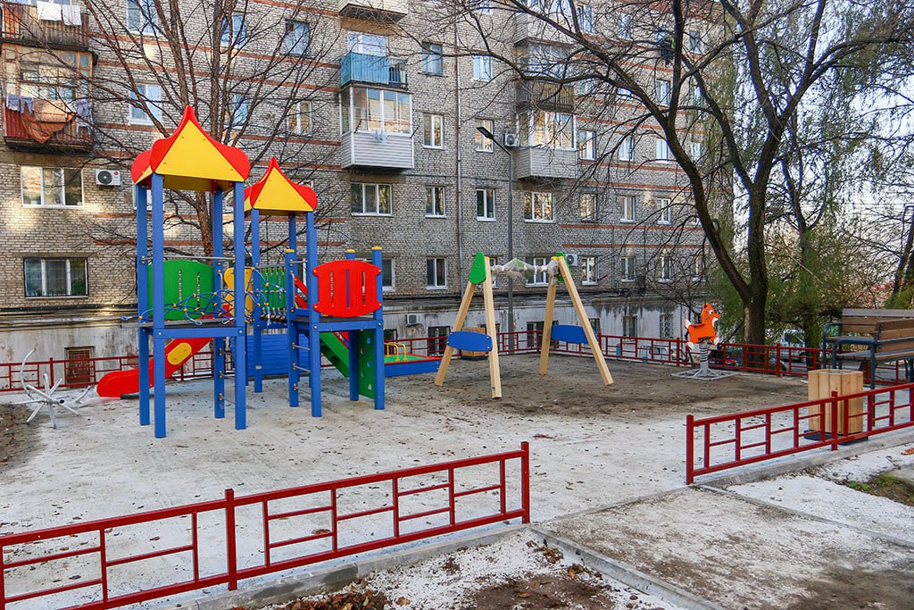 Общественные наблюдатели оценили ход благоустройства дворов в Находке Общественные наблюдатели оценили ход благоустройства дворов в Находке