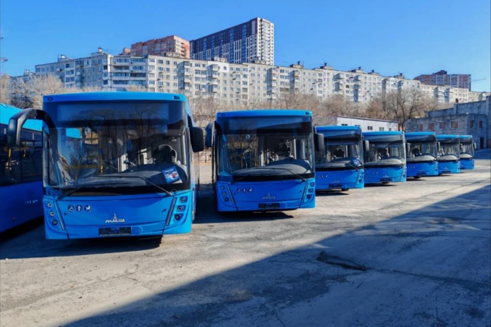 Во Владивостоке готовятся к выходу на линии 18 новых автобусов